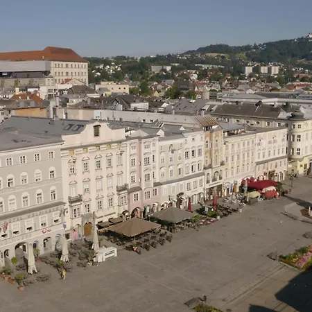 Austria Classic Wolfinger - Hauptplatz מלון 3*